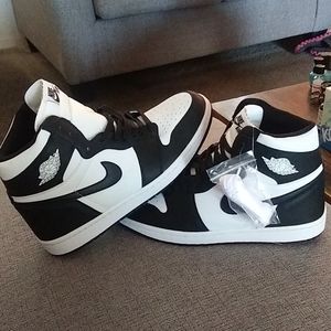 Air Jordan 1 og high black-white 2014 size 11 UA